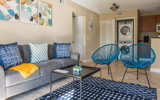 Sunny Apartments near Beach by Frontdesk