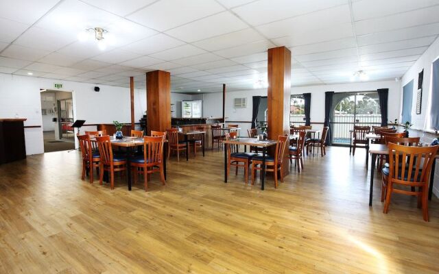 Banjo Paterson Motor Inn