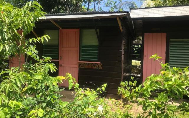 Secret Cabins At Firefly Beach