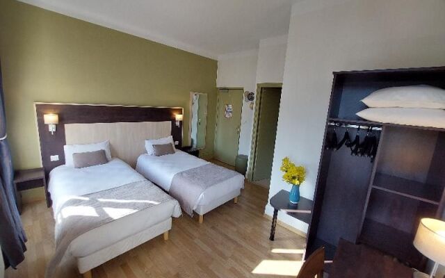 Logis Loire Hotel - Les Cocottes Restaurant