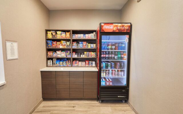 Best Western Plus Bourbonnais Hotel & Suites