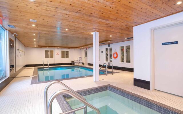 Sandman Hotel & Suites Calgary South