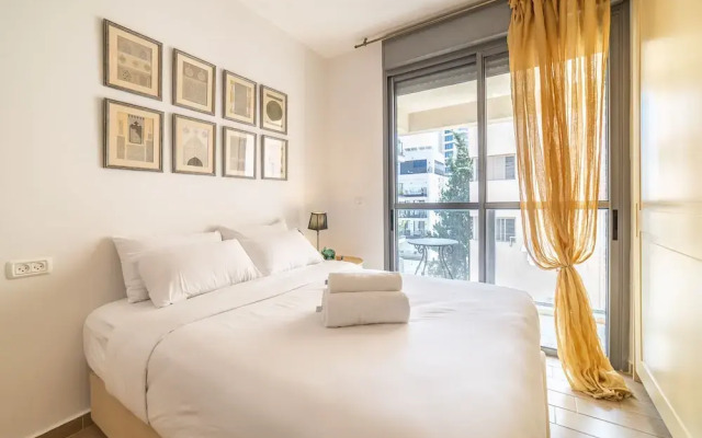 Elegant Duplex near Rothschild by FeelHome