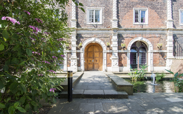 Safestay London Kensington Holland Park