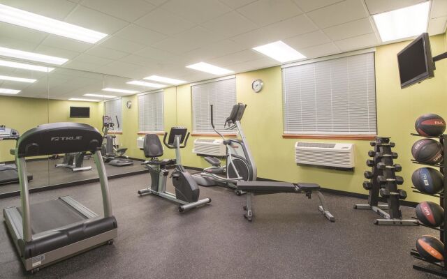 La Quinta Inn & Suites St. Louis Airport - Riverport