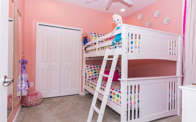 Relax in Style: Elegant Vacation Home in Orlando