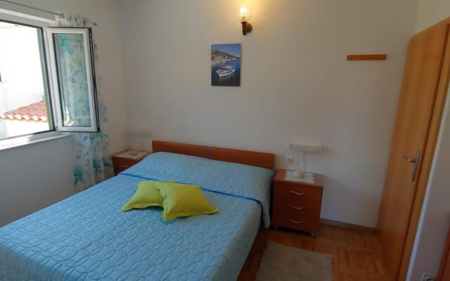 Cvita - 150 m From Pebble Beach - SA3