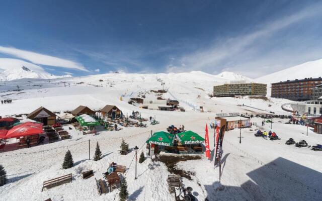 New Gudauri Suites