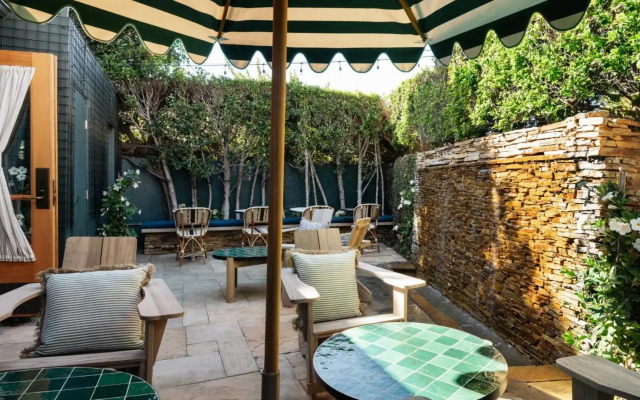 Le Petit Pali Brentwood West Los Angeles