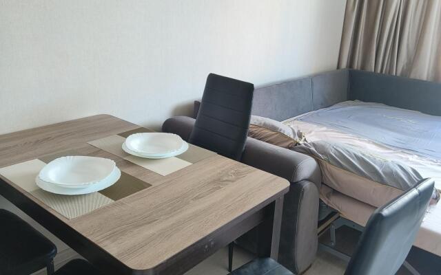 Apartments on Kuryzhova str 32