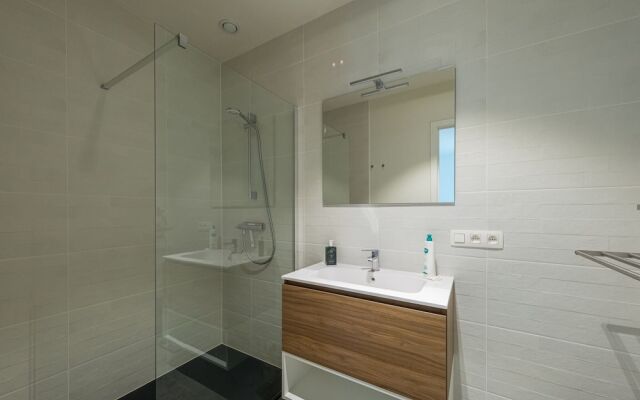 Bright Apartment Near the Center