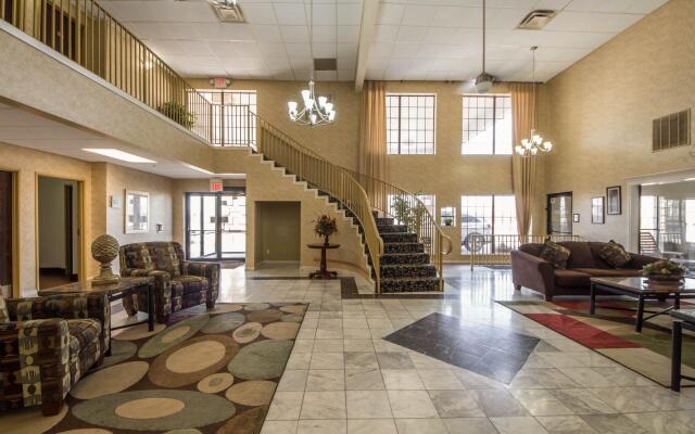 OYO Townhouse Tulsa Woodland Hills