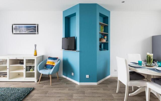 Le Suroit by Cocoonr