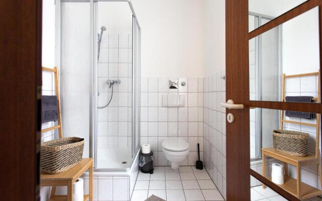 FULL HOUSE Studios - Little Sun Apartment