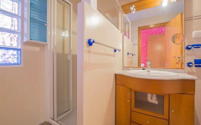 Bungalow - 4 Bedrooms with Pool - 104994