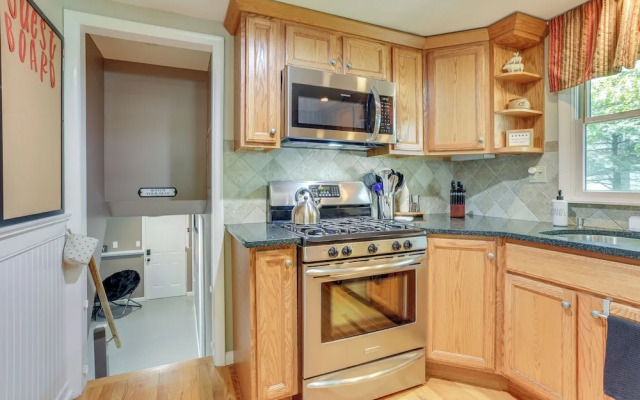 Charming Highland Falls Home < 2 Mi to West Point!