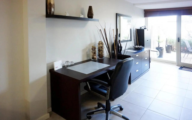 Studio 4 - ground floor Fremantle apartment