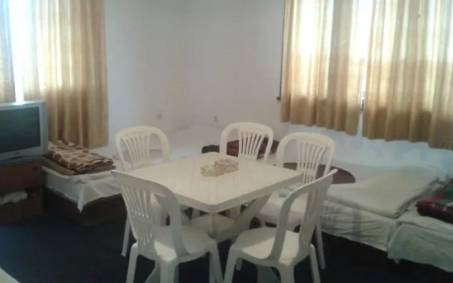 Krimski Guest House and Bungalows