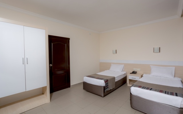 Senza Inova Beach Hotel