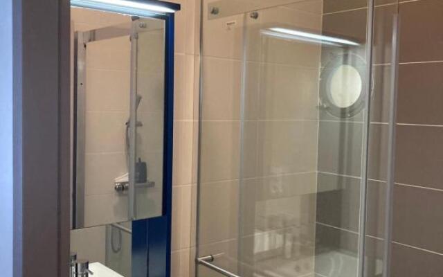 Appartement moderne, vue imprenable