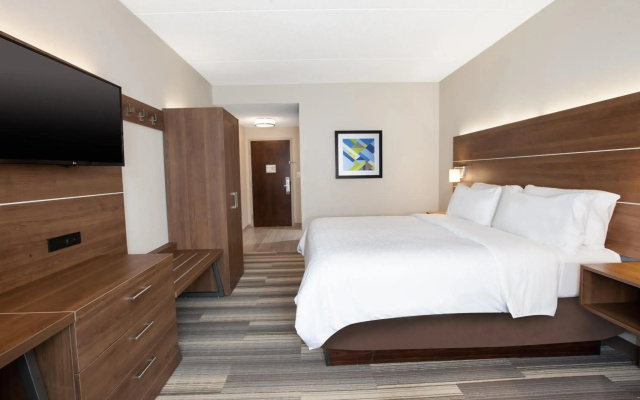 Holiday Inn Express Hotel & Suites Warrenton by IHG