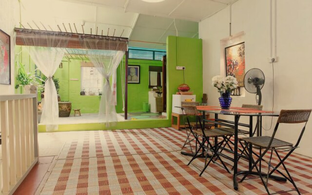 Klick-Klock Home Stay