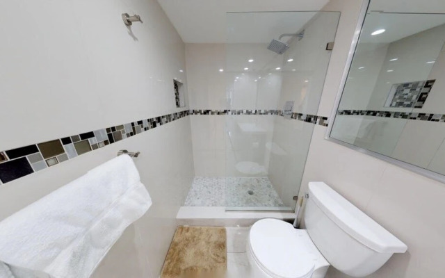 Premium 1 Bedroom Park View Or123