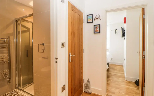 Apartment 4 10 Somers Court