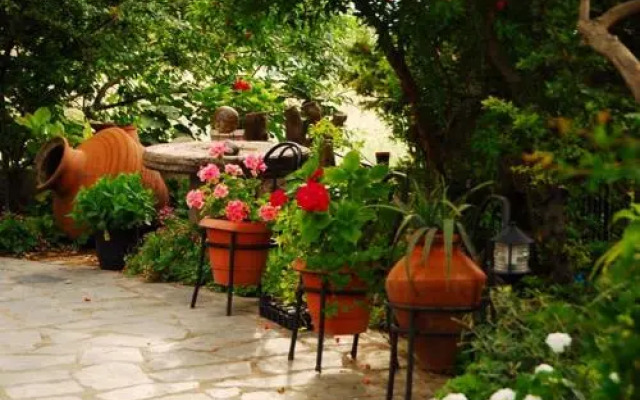 Atzanou Rooms