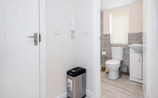 Bedford Hospital Studio Apartment - Victoria D