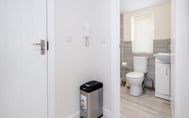 Bedford Hospital Studio Apartment - Victoria D