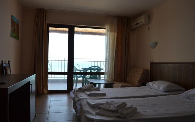 Phoenix Family Hotel