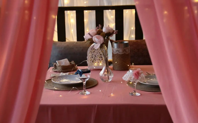 Mona Glamping Caravan Suites