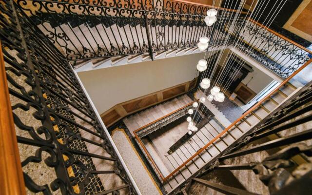 Cathedral Suite - By House Of Travelers -