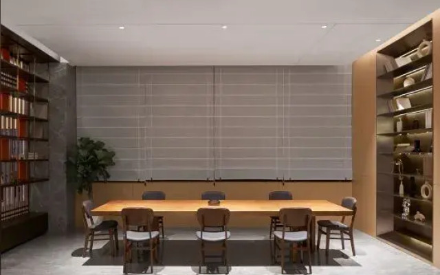 Jiulong Yipin Hotel (Zhijin Ancient City Pedestrian Street)