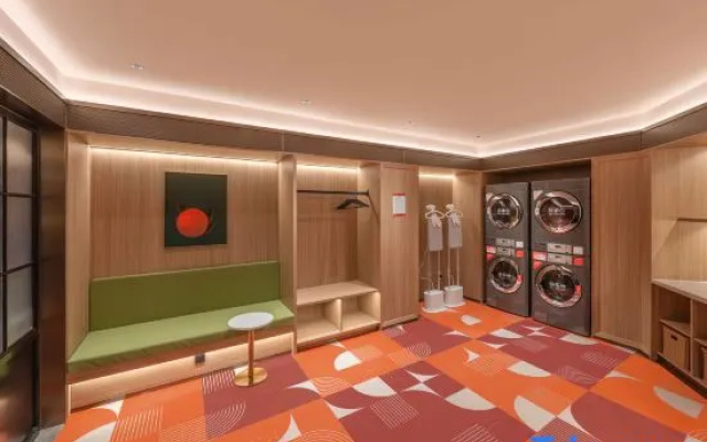 Orange Hotel (Nanyang Wuyue Plaza Guangwu Avenue)