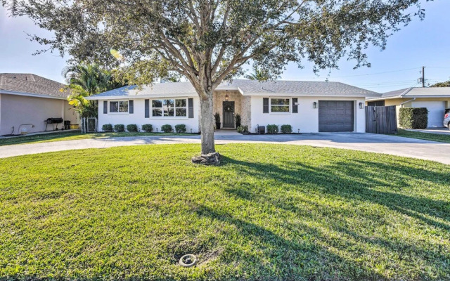 Bright Boynton Beach Getaway w/ Patio!