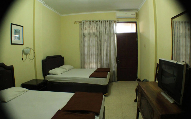 Ananda Hotel