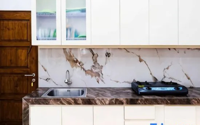 Sans Stay at Meizan Malioboro Yogyakarta – Kitchen – Yogyakarta
