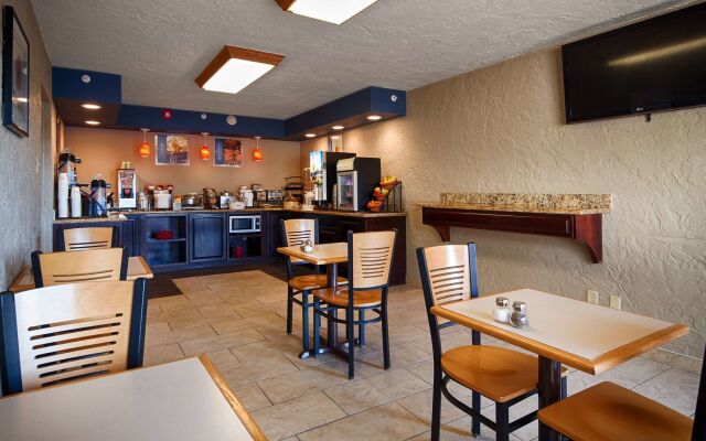 Quality Inn Clinton North