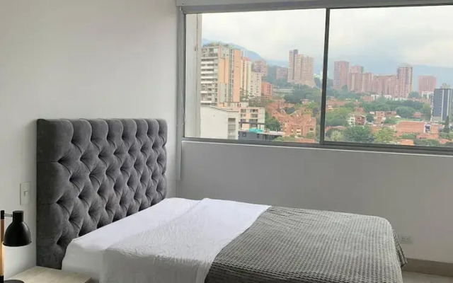Deluxe Apart. City Views by Nomad Guru