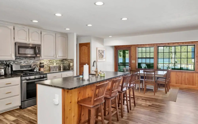 Serenity Cove Lake House #2472 by Big Bear Vacations