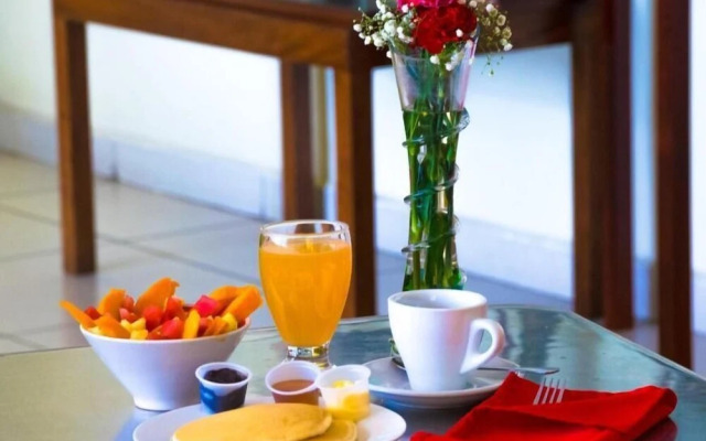 Guacamaya Inn B&B