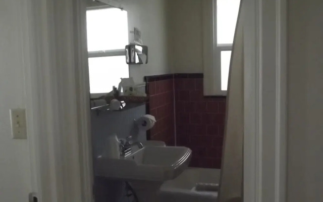 Hillcrest Inn