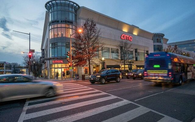 Courtyard by Marriott Bethesda/Chevy Chase