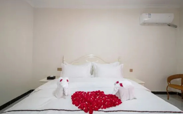 Kunming LanYu Hotel (Yongxin Harvard Center Branch)