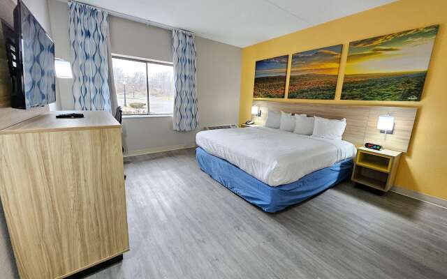 Days Inn by Wyndham Berlin Meriden