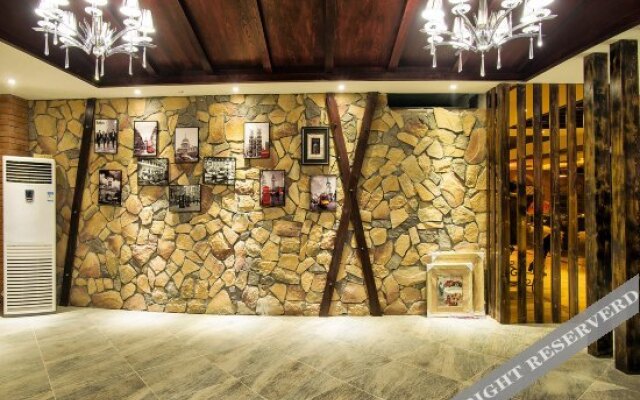 Zhongjin International Business Hotel (Weifang Railway Station North Square Taihua City)