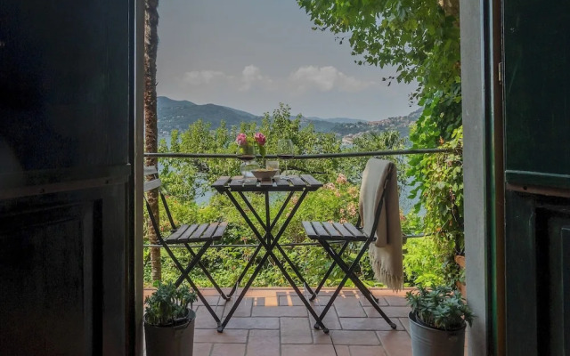 Simon's Apartment With Amazing View by Rent all Como