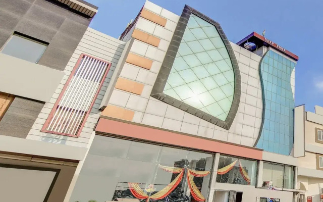 OYO 27999 Hotel Deep